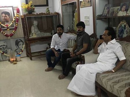 பெரியார் என்னெல்லாம் சொன்னாரோ, அதையெல்லாம் செய்தவர் கருணாநிதி.. கார்த்தி புகழாரம்