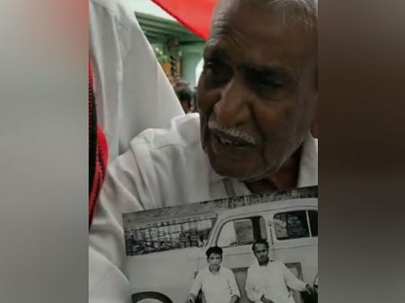 சாப்பிடும்போதெல்லாம் கலைஞர் கூடவே இருப்பார்.. கண்ணீர் விட்டு அழும் 80 வயது தொண்டர்!