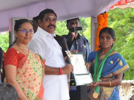 தமிழக அரசின் நல் ஆளுமை விருதுகள் அறிவிப்பு.. கட்டையால் சிறுத்தையை விரட்டிய முத்துமாரிக்கு விருது!