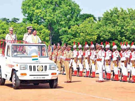 புதுச்சேரியில் 72ஆவது சுதந்திர தின கொண்டாட்டம்