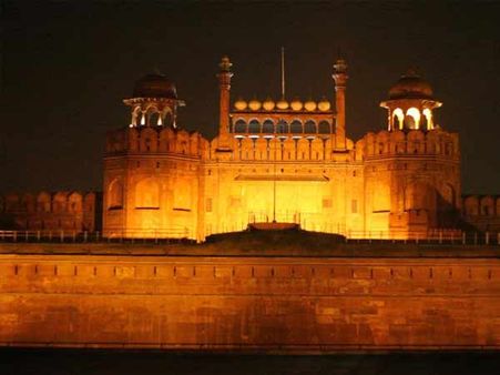 செங்கோட்டைக்குப் புத்தொளி.. 2500 எல்இடிகளுடன் மின் விளக்கு அலங்காரம்