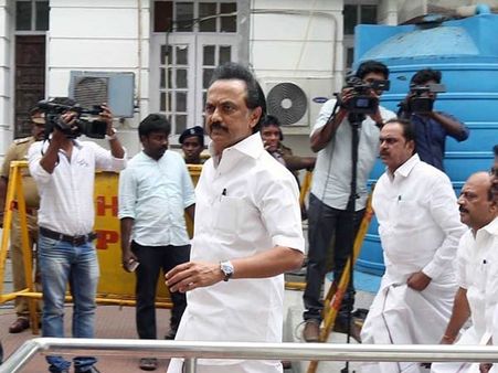 மீண்டும் மருத்துவமனைக்கு திரும்பும் ஸ்டாலின், கருணாநிதி குடும்பத்தினர்