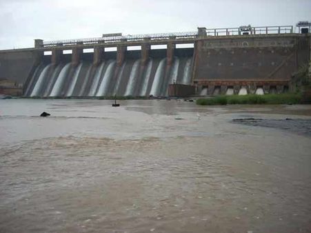 வைகையில் கரைபுரளும் வெள்ளம்.. கரையோர மக்களுக்கு வெள்ள அபாய எச்சரிக்கை!