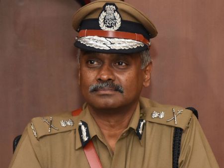 பாதுகாப்பு ஏற்பாடுகள் குறித்து சென்னை போலீஸ் கமிஷனர் துணை ஆணையர்களுடன் ஆலோசனை!
