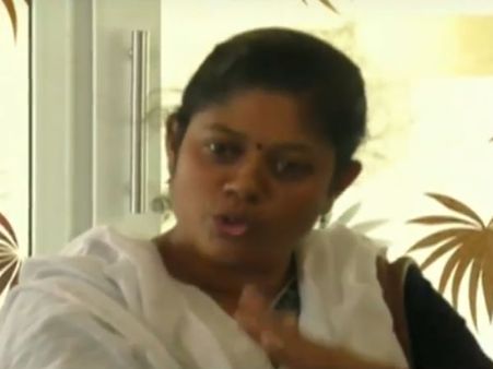 எச்சூஸ்மி மேடம்ஸ் உங்களுக்கு இதுதான் வேலையா?