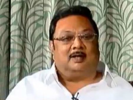 அடடா... அழகிரி போட்டிருக்கும் கண்ணாடிக்கு பின் இப்படி ஒரு வரலாறா?