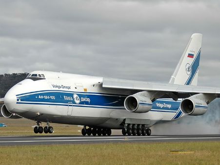 வாவ்.. சென்னையில் தரையிறங்கிய உலகின் ராட்சச சரக்கு விமானம்.. சீனா அனுப்பிய பார்சல்!