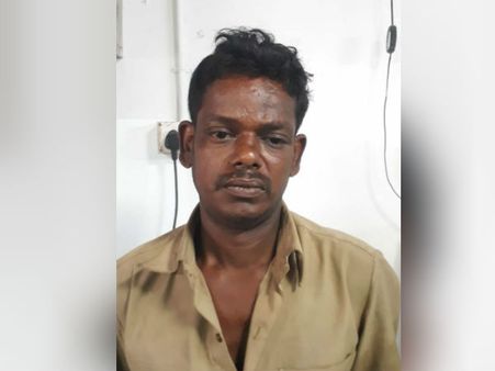 சொத்துக்காக பெற்ற தாயை இப்படியா கொடூரமாக கொல்வது.. கேட்கும் போதே பதறுதே!!