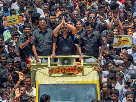 என் தம்பி அழகிரியின் பேரணிக்கு வாழ்த்துக்கள்.. கருணாநிதி குடும்பத்திலிருந்து முதல் ஆதரவுக் குரல்!!