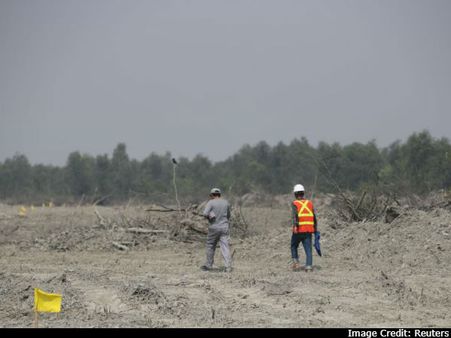 மனிதநேயமற்ற வங்கதேசம்.. மனித வாடையே அறியாத தீவில் குடியேற்றப்படும் 1 லட்சம் ரோஹிங்கியா அகதிகள்