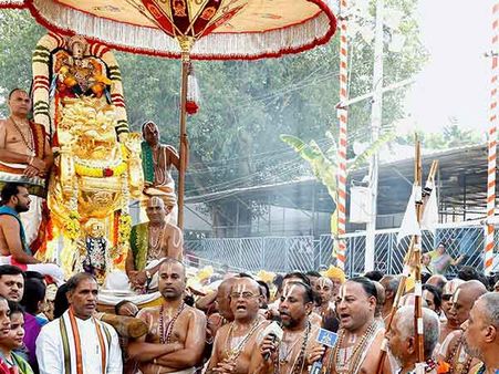 திருப்பதி பிரம்மோற்சவ தோரோட்டம் கோலாகலம் - தீர்த்தவாரியுடன் விழா நிறைவு 