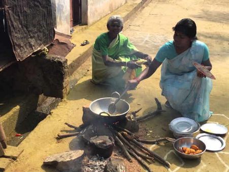 பெண்களுக்கு அடுப்பங்கரையிலிருந்து இன்னும் விடுதலை கிடைக்கலையே!