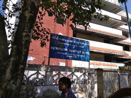 கருணாஸுக்கு ஜாமீன் கிடைக்குமா.. விசாரணை ஒத்திவைப்பு.. நாளை உத்தரவு!