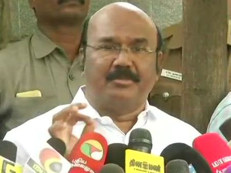 விஜயபாஸ்கர், டிஜிபி ராஜேந்திரனை நீக்க வேண்டிய அவசியமே இல்லை.. ஜெயக்குமார் அதிரடி