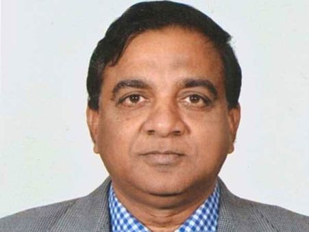 குண்டுவெடிப்பு வழக்கில் சாமியாரை விடுவித்த நீதிபதி பாஜகவில் இணைகிறார்!