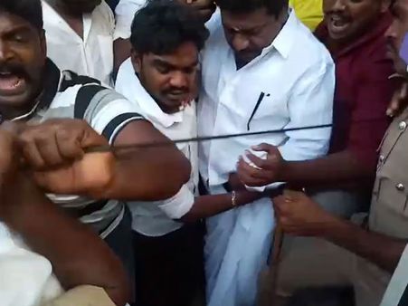 என்னை கைது செய்ய சபாநாயகரிடம் அனுமதி பெற்றீரா?.. கருணாஸ் கேள்வி