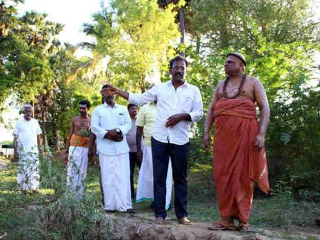 குரு பெயர்ச்சி தாமிரபரணி மகாபுஷ்கர விழாவிற்காக புதிய கல் படித்துறை