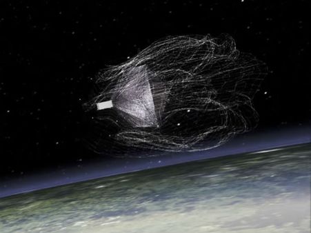 ஆகாயத்தில் செயலிழந்து சுற்றிய சாட்டிலைட்.. வலை வீசி பிடித்த கருவி.. மாஸ் வீடியோ!