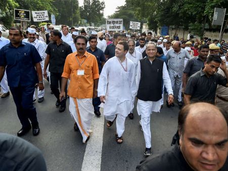 டெல்லியில் ராகுல் பிரம்மாண்ட பேரணி.. ஆம் ஆத்மி, இடதுசாரிகளும் பங்கேற்பு.. கண்டன ஆர்ப்பாட்டம்!