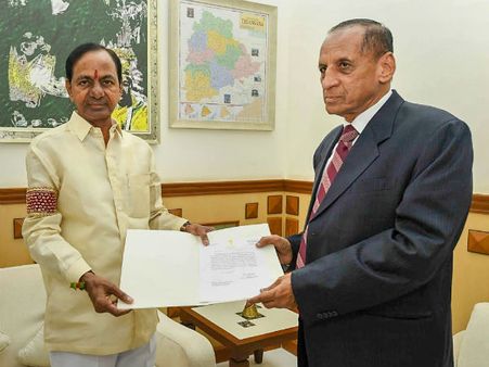 சந்திரசேகரராவ் தலைமையிலான தெலுங்கானா அரசு கலைக்கப்பட்டது.. ஆளுநர் ஒப்புதல்!