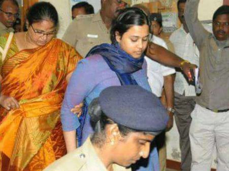 மனித உரிமை ஆணையத்தில் ஆஜரான மாணவி சோபியா.. தமிழிசை குறித்து வாக்குமூலம்!