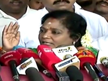 சோபியாவின் கோஷம் தேச பாதுகாப்பு சம்பந்தமானது... தமிழிசை பகீர் பேச்சு