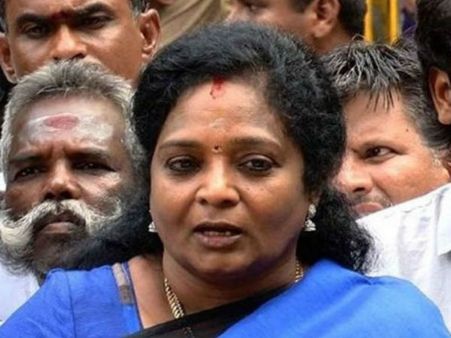 சோபியா செய்தது தப்புன்னா.. தமிழிசை செஞ்சது அதை விட பெரிய தப்பாருக்கே