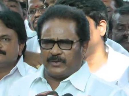 பெரியார் சிலையை அவமதிக்கத் தூண்டியவன் பைத்தியக்காரன்.. திருநாவுக்கரசர் ஆவேசம்