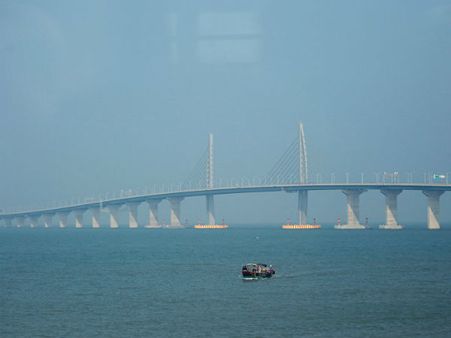 4 லட்சம் டன் இரும்பு.. 55 கிமீ நீளம்.. கடல் மீது கட்டப்பட்ட உலகின் நீளமான பாலம்.. சீனா சாதனை!