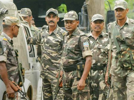 சட்டிஸ்கரில் நக்சல் தாக்குதல்.. தூர்தர்ஷன் வீடியோகிராபர், 2 பாதுகாப்பு படை வீரர்கள் சுட்டுக்கொலை