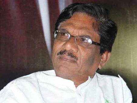 பாலியல் தொந்தரவு கொடுத்தத நீ பாத்தியா ? நீ பாத்தியா ?- பாரதிராஜா ஆவேசம்