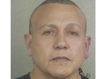 வெடிகுண்டு பார்சல்களை ஒபாமா, ஹிலாரிக்கு அனுப்பியவர் இவரா?.. கைதானது எப்படி?- பரபர தகவல்கள்