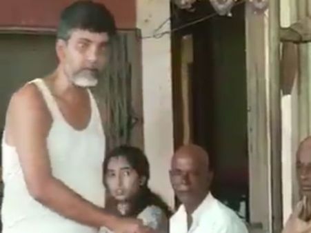 இதென்ன சோதனை.. ஹோட்டலில் சர்வர் வேலை செய்யும் 