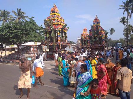 குற்றாலநாதர் கோவிலில் ஐப்பசி விசு திருவிழா - தேரோட்டம் கோலாகலம்