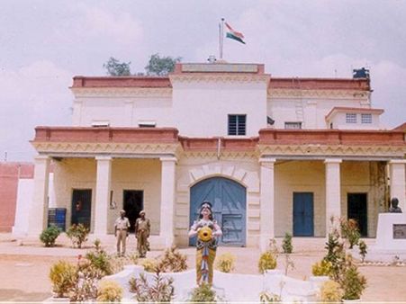 கடலூர் மத்திய சிறையை தகர்த்து தீவிரவாதியை கடத்த சதி.. உளவுத்துறை எச்சரிக்கை.. உச்சக்கட்ட பாதுகாப்பு