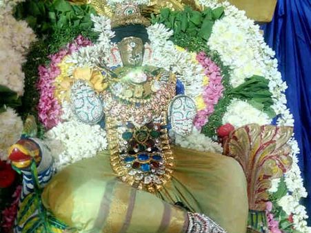 வாழ்க்கையில் முன்னேற்றம் தரும் கொலுப்படி தத்துவம்