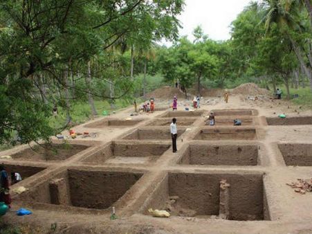 கீழடி பொருட்களை மத்திய தொல்லியல் துறையிடம் கொடுக்க ஹைகோர்ட் அதிரடி தடை
