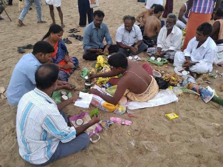 மகாளய அமாவாசையில் 21 தலைமுறை பித்ருக்களுக்கு தர்ப்பணம் - எங்கே தரவேண்டும் தெரியுமா?