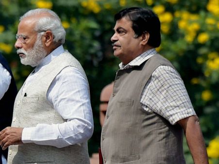 மோடியின் ரூ.15 லட்சம் வாக்குறுதிக்கு இதுதான் காரணம்.. நிதின் கட்கரி சொன்ன திடுக்!