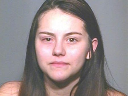 புக் படிக்கும்போது குழந்தை அழுதது.. அதான் அமுக்கி கொன்றேன்.. இளந்தாய் பகீர்