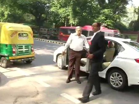 ஏர்செல்-மேக்சிஸ் வழக்கு.. டெல்லி நீதிமன்றத்தில் நேரில் ஆஜரான ப.சிதம்பரம்.. கைது செய்ய தடை நீடிப்பு