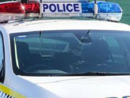 என்ன கொடுமை இது.. 92 வயது பாட்டியை சரமாரியாக அடித்த 102 வயது தாத்தா.. கைது