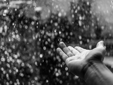 சாரலில் நனைந்து.. ஜில் ஜில் ஐஸ்கிரீம்.. மறக்க முடியாத மழை நினைவுகள்!