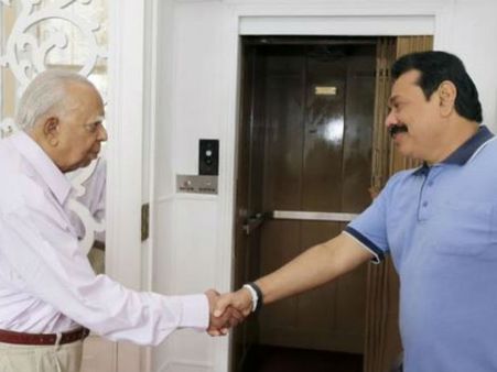 தமிழ் தேசியக் கூட்டமைப்பு தலைவர் சம்பந்தன் - ராஜபக்சே திடீர் சந்திப்பு.. இலங்கையில் பரபரப்பு!