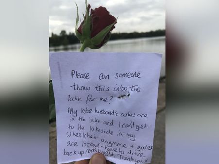 என் ரோஜா உன்னிடம் வந்து சேர்ந்ததா அன்பே.. உருக வைத்த இங்கிலாந்து பெண்!