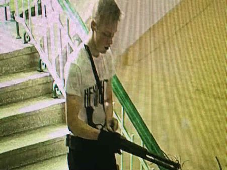 இதுதான் என் கனவு.. அதனால் சுட்டேன்.. 19 பேரை சரமாரியாக சுட்டு கொன்ற 18 வயது மாணவன் பரபரப்பு!