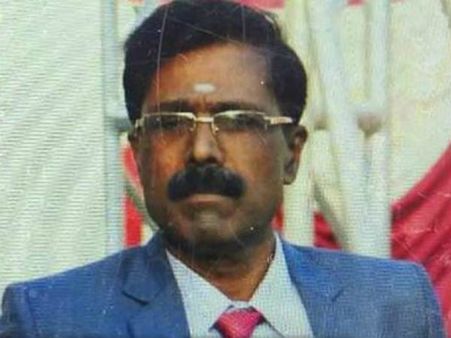 பெங்களூரில் 20 மாணவர்கள் முன்பு பள்ளி முதல்வர் வெட்டிக் கொலை