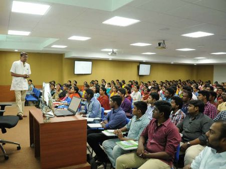 ஒரு ரூபாய் கூட வாங்காமல் என்னை ஐஏஎஸ் ஆக்கியவர் சங்கர்.. தமிழகத்தை உலுக்கிய ஒரு மரணம்!