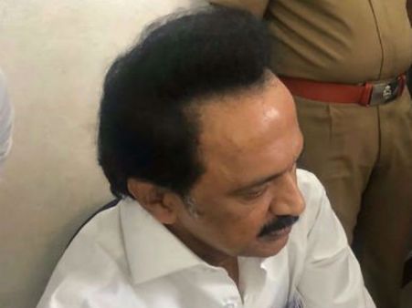 பாசிச மனப்பான்மையுடன் நக்கீரன் கோபால் கைது செய்யப்பட்டுள்ளார்.. ஸ்டாலின் கண்டனம்