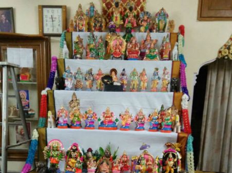 அலைமகளும்.. கலைமகளும்.. கொலுவிருக்கும் ராத்திரி... நவராத்திரி.. சுப ராத்திரி!